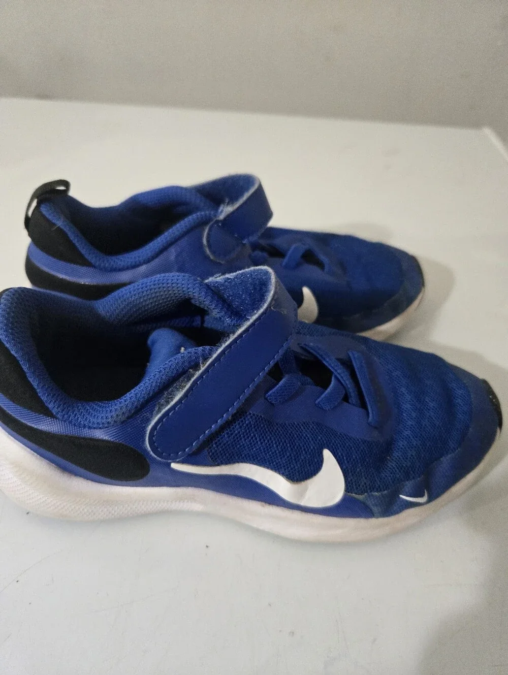 sz 12 child Nike sneakers
